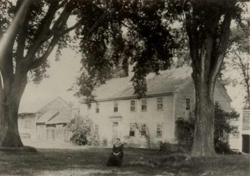 1976007001-2-640x451